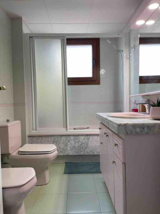 Cal Salmare Seafront Apartment With Rooftop Terrace And Pool Calafell Eksteriør bilde