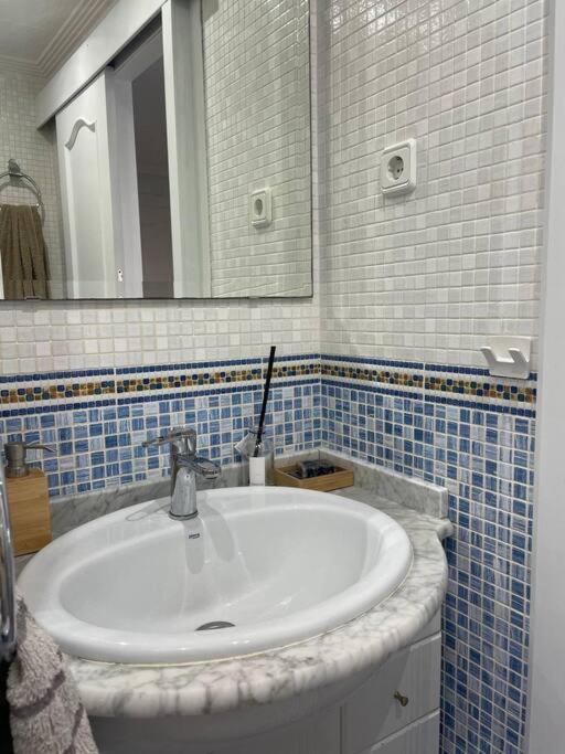 Cal Salmare Seafront Apartment With Rooftop Terrace And Pool Calafell Eksteriør bilde