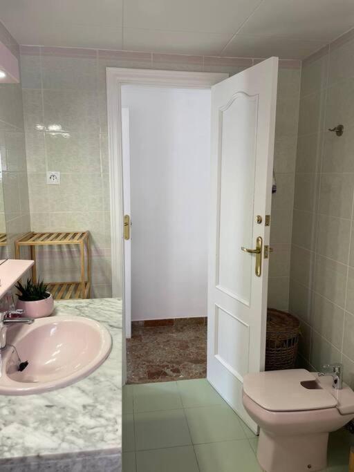 Cal Salmare Seafront Apartment With Rooftop Terrace And Pool Calafell Eksteriør bilde