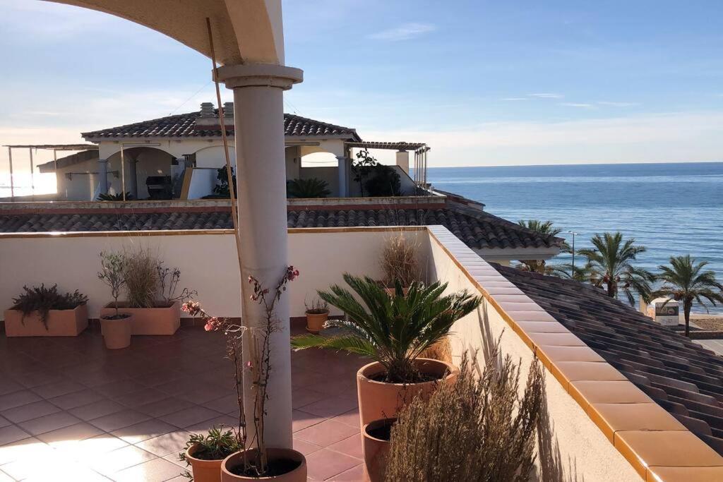 Cal Salmare Seafront Apartment With Rooftop Terrace And Pool Calafell Eksteriør bilde