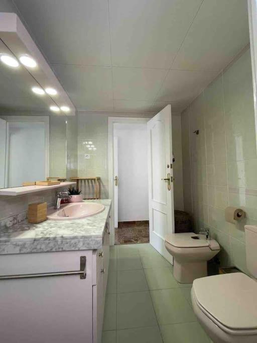 Cal Salmare Seafront Apartment With Rooftop Terrace And Pool Calafell Eksteriør bilde