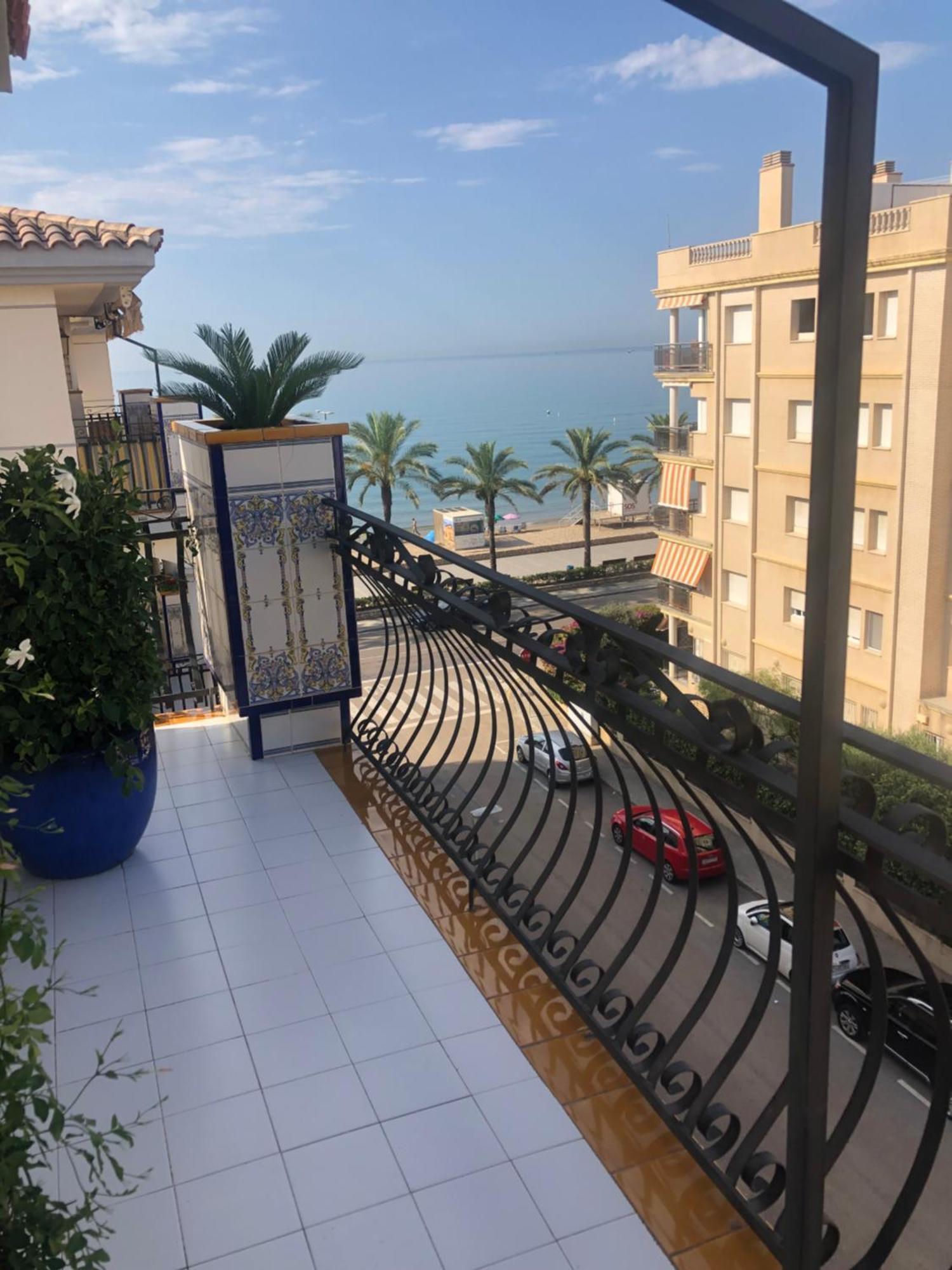 Cal Salmare Seafront Apartment With Rooftop Terrace And Pool Calafell Eksteriør bilde