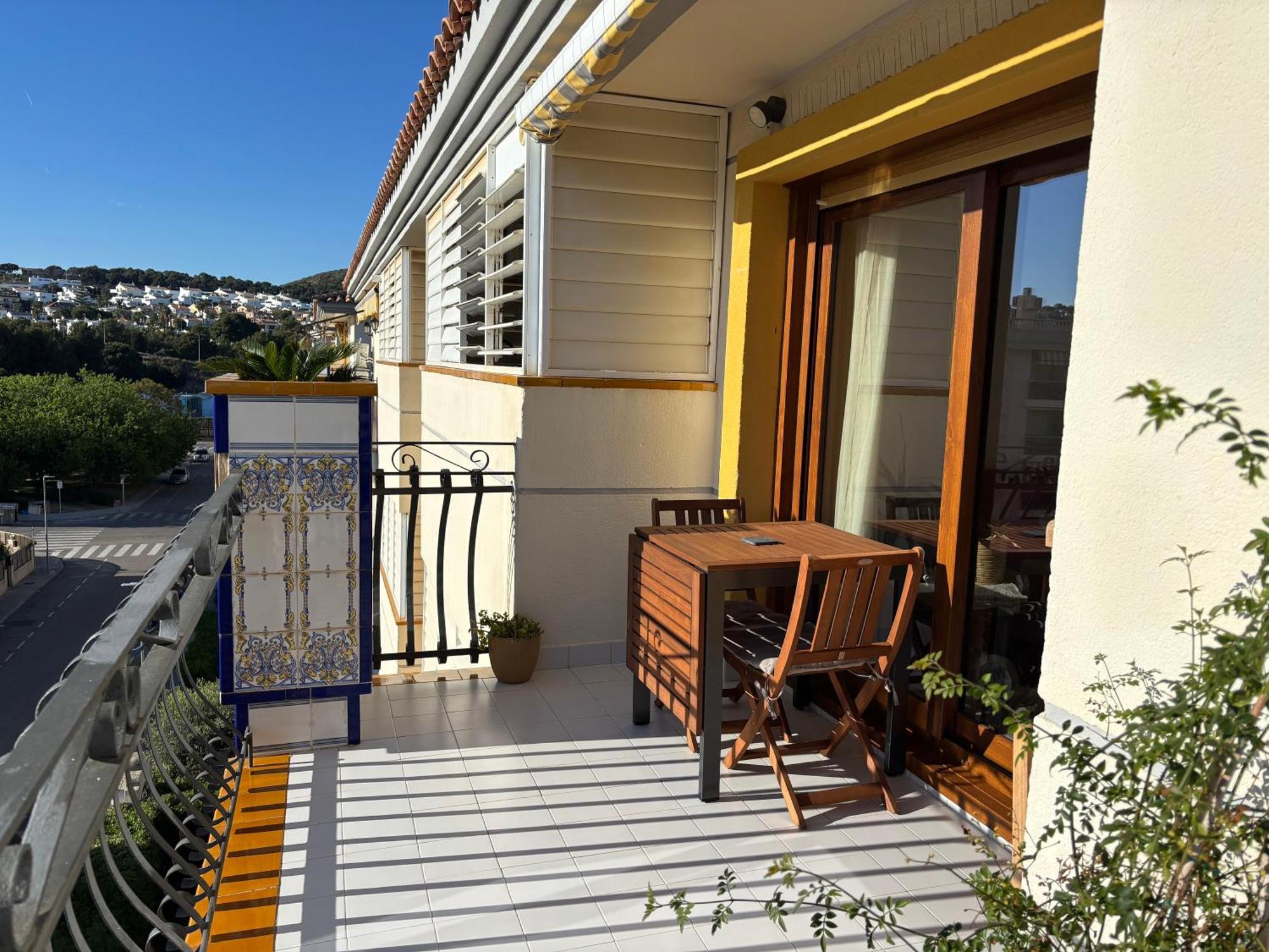 Cal Salmare Seafront Apartment With Rooftop Terrace And Pool Calafell Eksteriør bilde